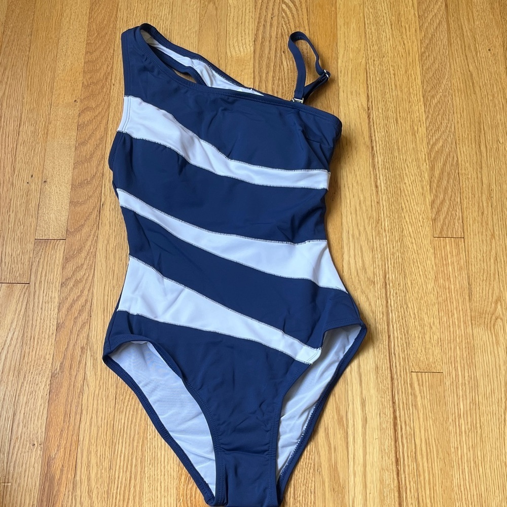 Striped One-Shoulder One-Piece Swimsuit